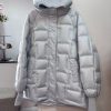 Куртка-пуховик со съёмным капюшоном из трикотажа Демисезонная женская куртка со съемным капюшоном из трикотажа