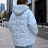 Куртка-пуховик со съёмным капюшоном из трикотажа Демисезонная женская куртка со съемным капюшоном из трикотажа